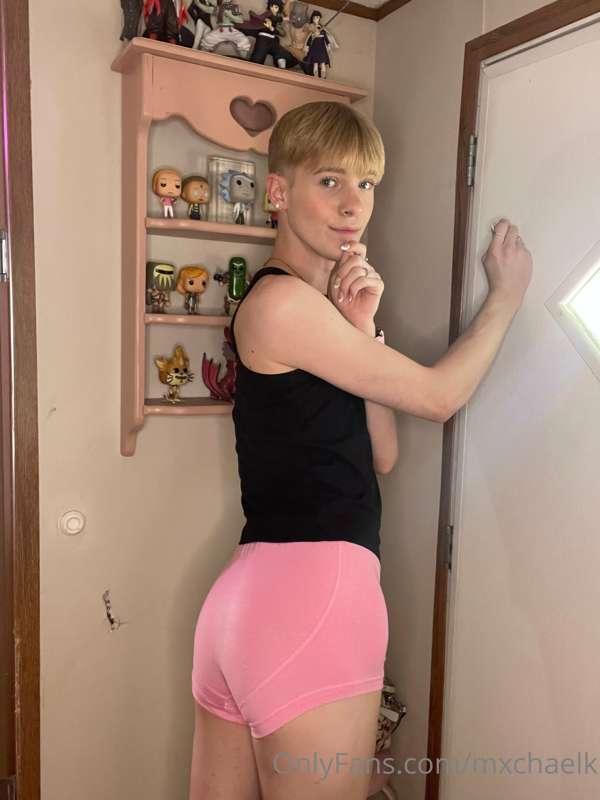 do you like my peach? 🍑