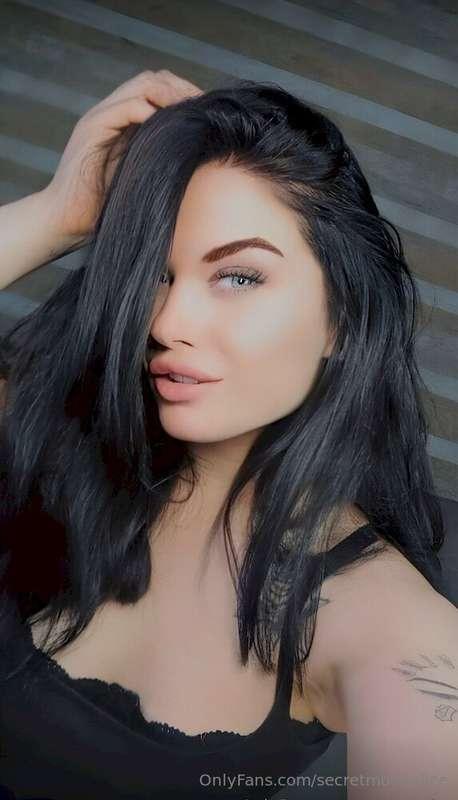 🔥𝗙𝗥𝗘𝗘 𝗢𝗡𝗟𝗬 𝗡𝗢𝗪🔥@marryswissMy @marryswiss warm, eager pussy c..