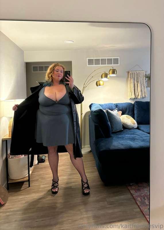 would you fuck the office slut? 😈 filmed a super fun rolepla..