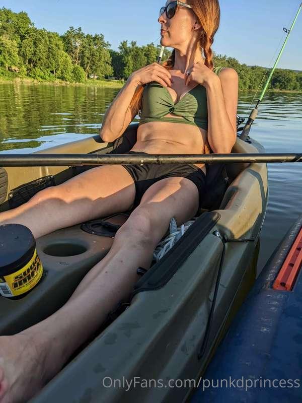 Love a lil risky kayaking.. 😜