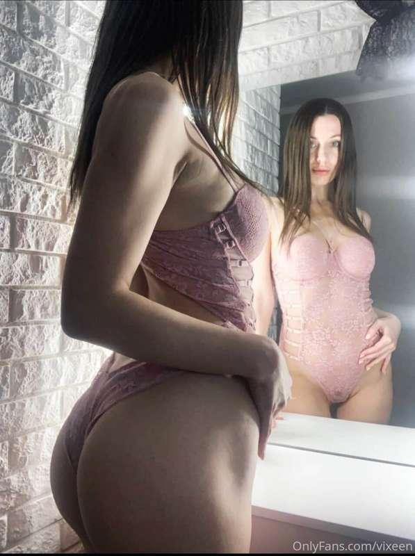 vixeen main image
