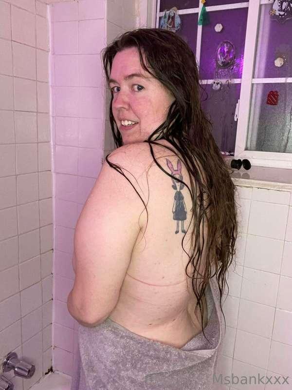 Your friendly neighborhood baker/exhibitionist with big titt..