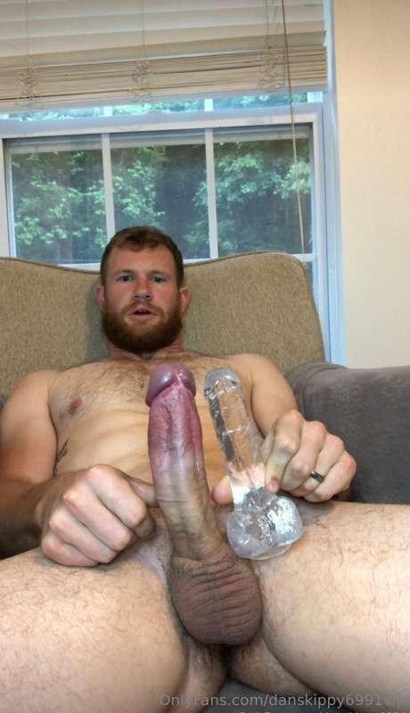 Here’s a good old picture for size comparison 😜 
