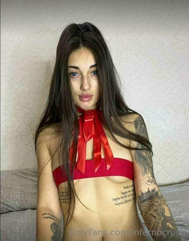 @hot_chris I am your gift and my FREE subscription is a bow...