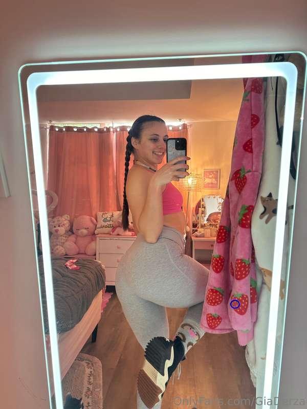 I can think of a work out you can give me! HINT: 🍆🍑