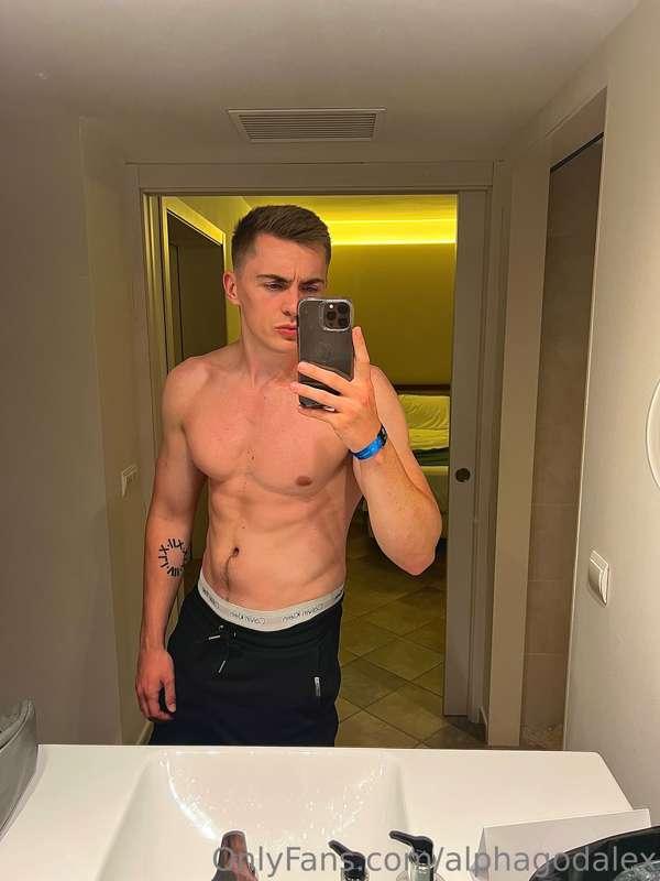 I’ll make you mine sub 😈 🐷