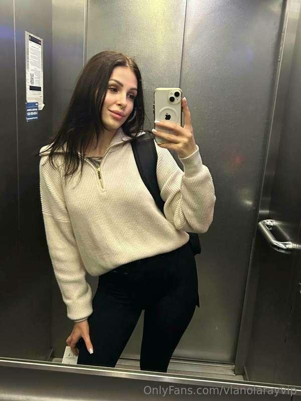 elevator photo🙈