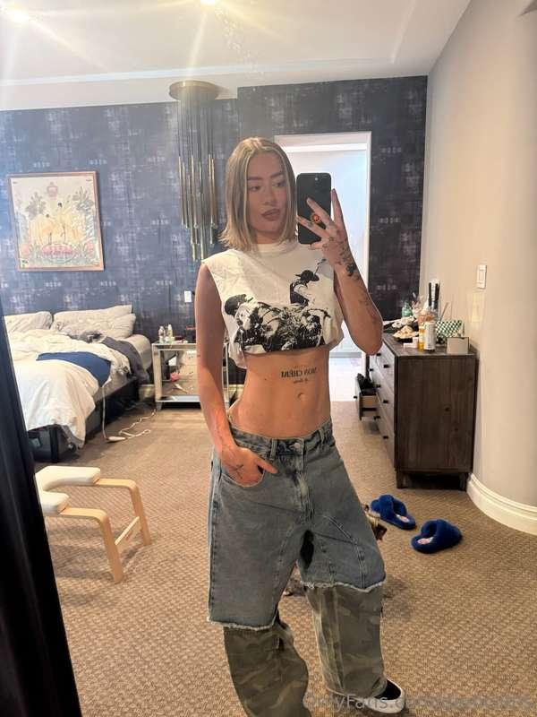 What's up honey? Had a good day? 😘😏