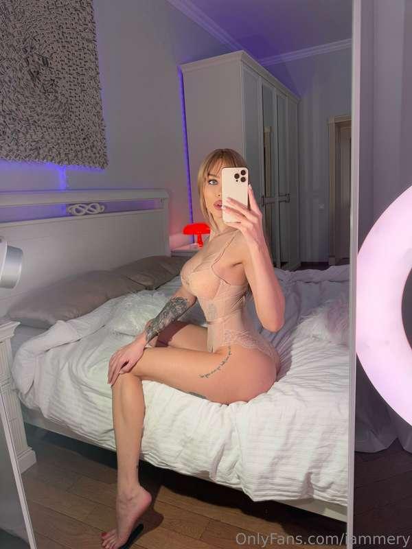 Hey 👋🏼 My new sexy underwear 😍 I'll show you more soon 🥹