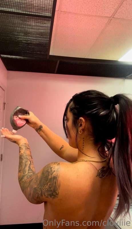 Sending this sexy video out in a couple hours, stay tuned 👅💦
