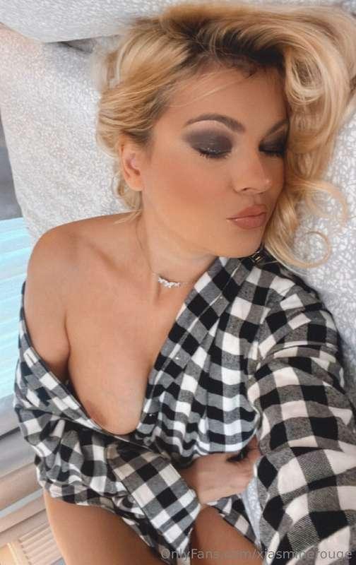 I’m here for you… 💞

https://onlyfans.com/jasminerouge/c3