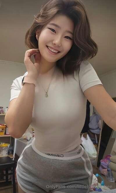 Sweet and beautiful Asian girl 😋

JUST TURNED 18 @jandi_priv..