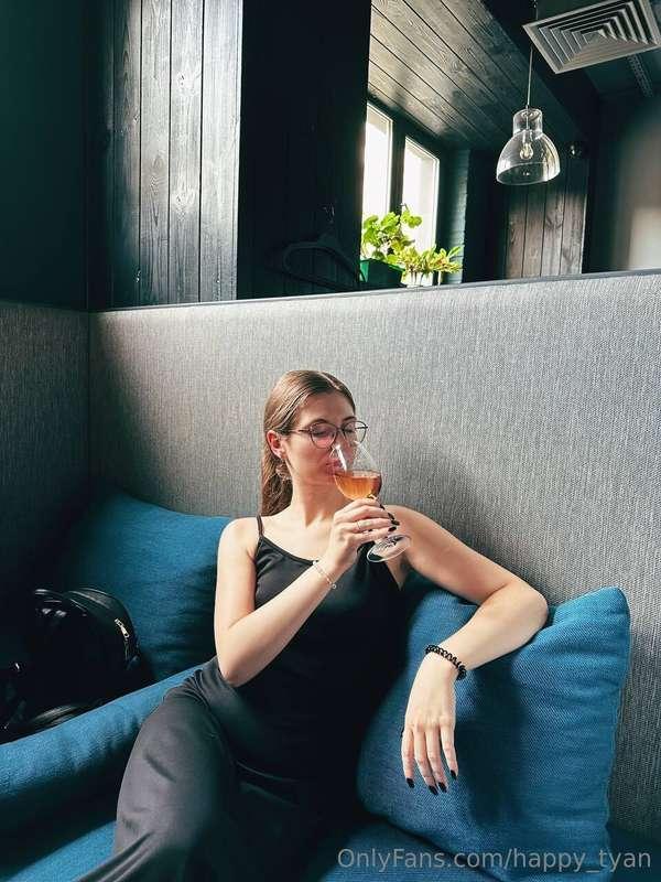 I had lunch today in a cozy cafe - delicious drinks, sweet d..
