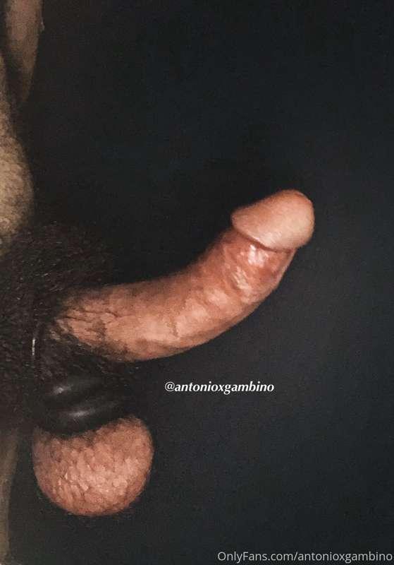 Wanna send me some cock toys? Dm me!
