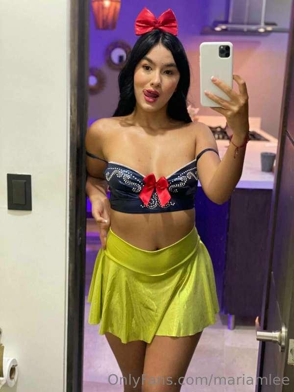 Would u like to see what I’m wearing right now babe?  😏 mayb..