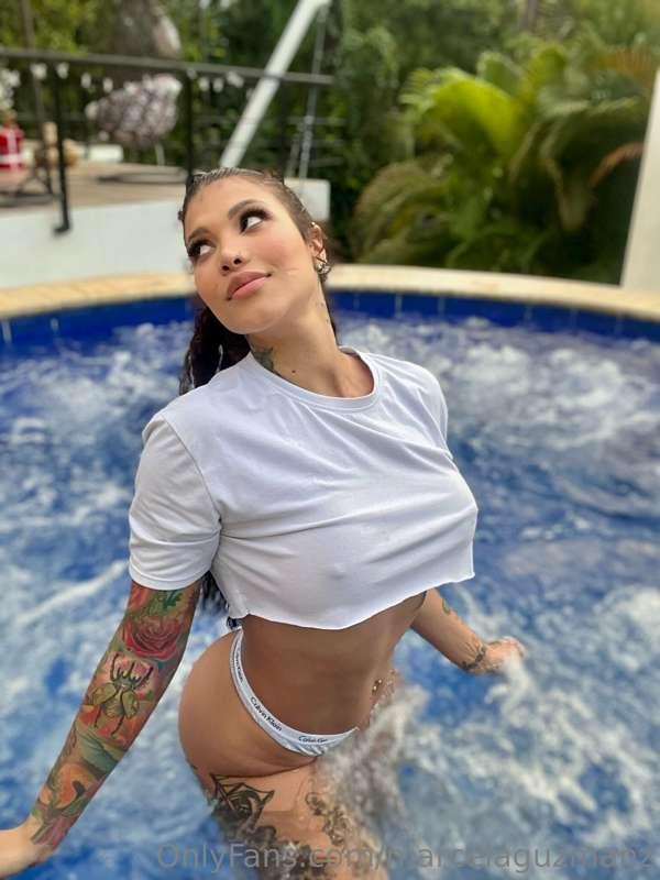 I love wet t-shirts, did we have fun in the pool daddy?💦😈
I'..