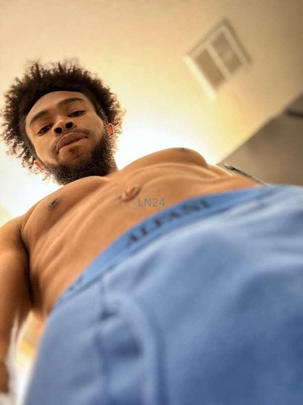 Your View When Your On Your Knees In Front Of Daddy 🧎‍♀️💦