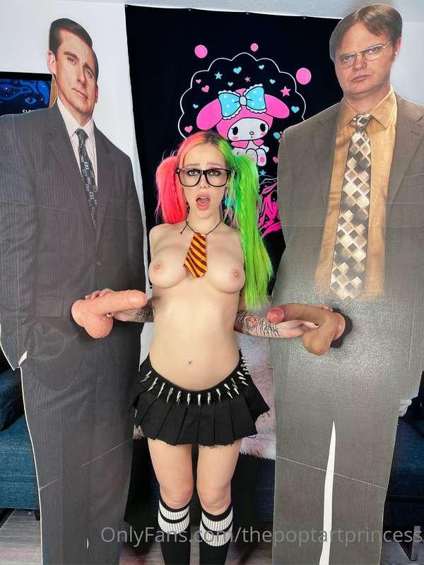 Had a threesome with my favorite office boys, who do you thi..