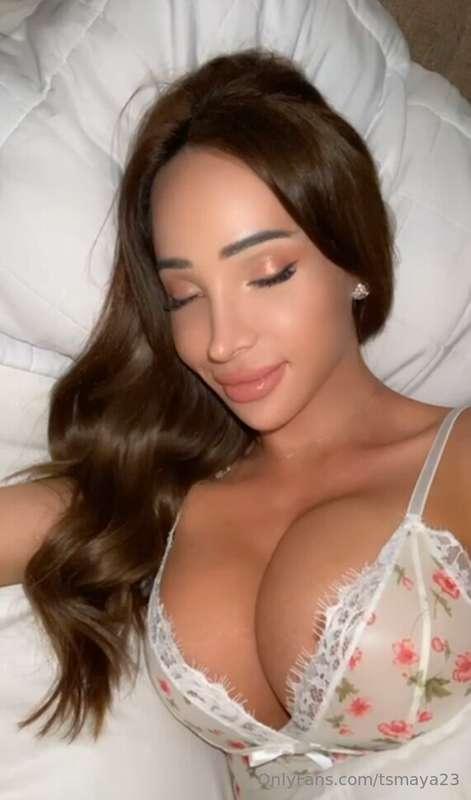 Lying here like I’m asleep, but trust me, I’m dreaming of yo..