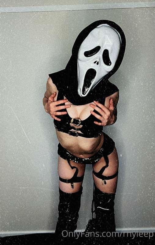 WAAAZZUUUUPPPPP!!!!!! 👻