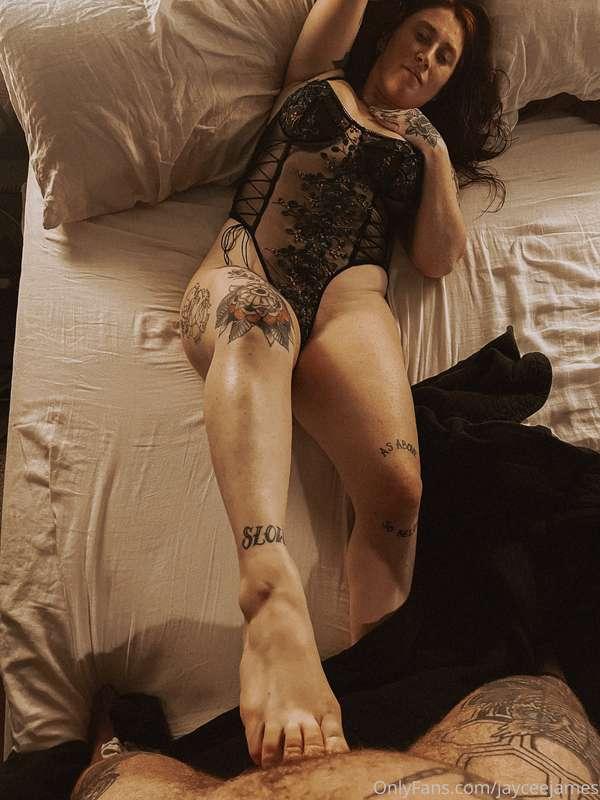 Let me rub my toes on you.
