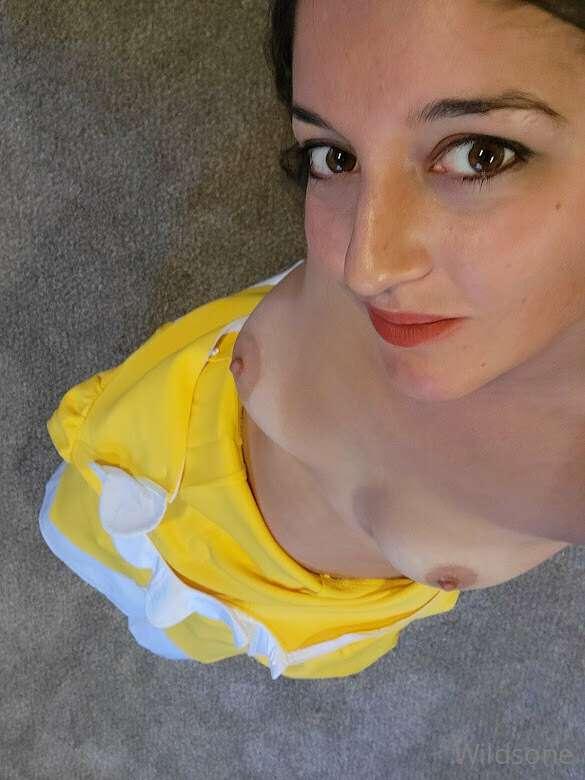 Daisy has some cute tits