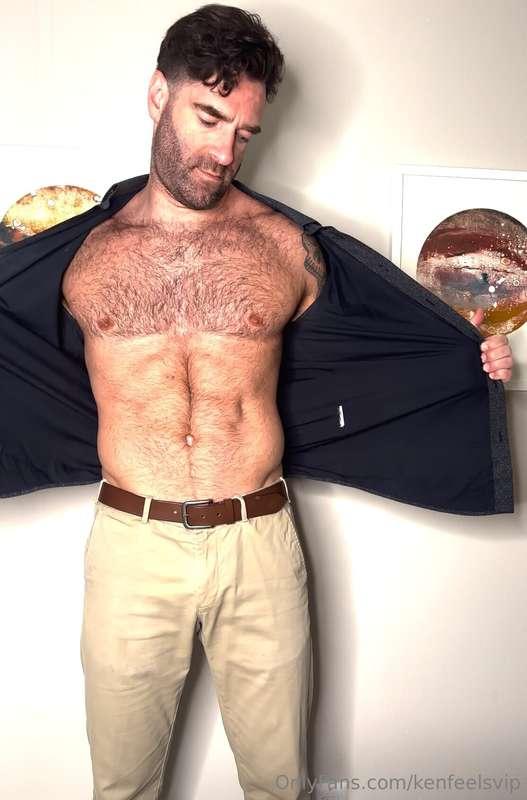 t's a stepdad striptease JO! 🔥 Watch daddy take it all off f..