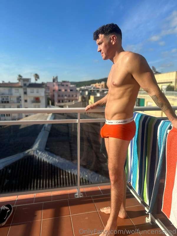 Chilling but still on fire 🥵