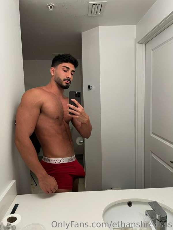Finally had time to get a haircut y'all like it?