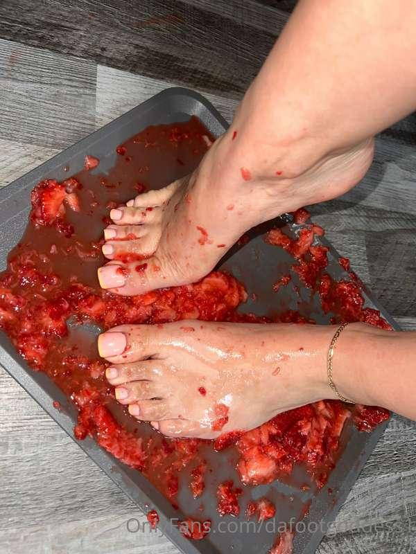 dafootgoddess1 image #1