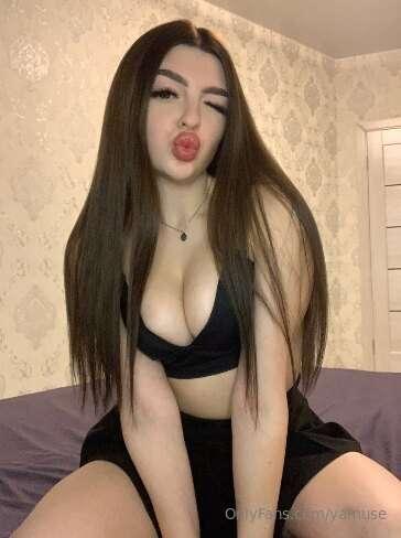 🔞𝐅𝐑𝐄𝐄 𝐒𝐔𝐁𝐒𝐂𝐑𝐈𝐏𝐓𝐈𝐎𝐍🔞
This girls @lina.aangel is online & horn..