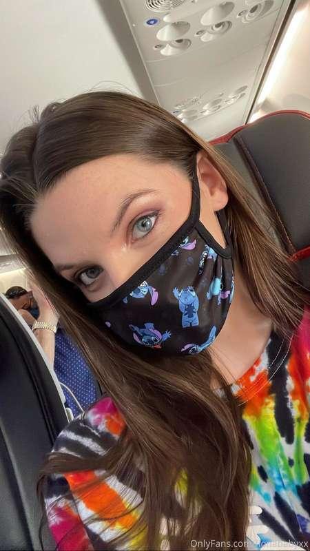 On the way to Arizona to shoot some content! 💋💋💋