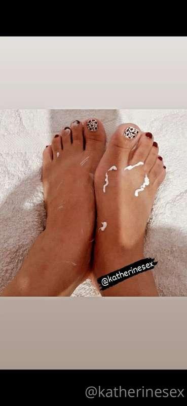 Where are my foot fetishists? ¿👣  I have sexy and hot gifts ..