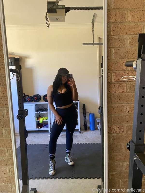 chest day 😍😘