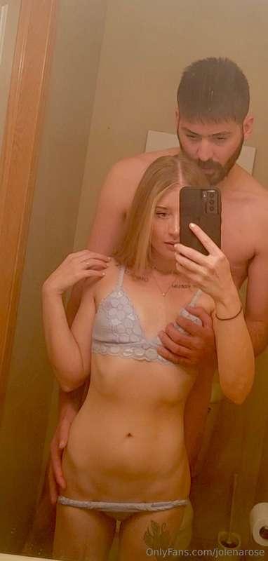 Steamy bathrooms just set the mood 🌫️