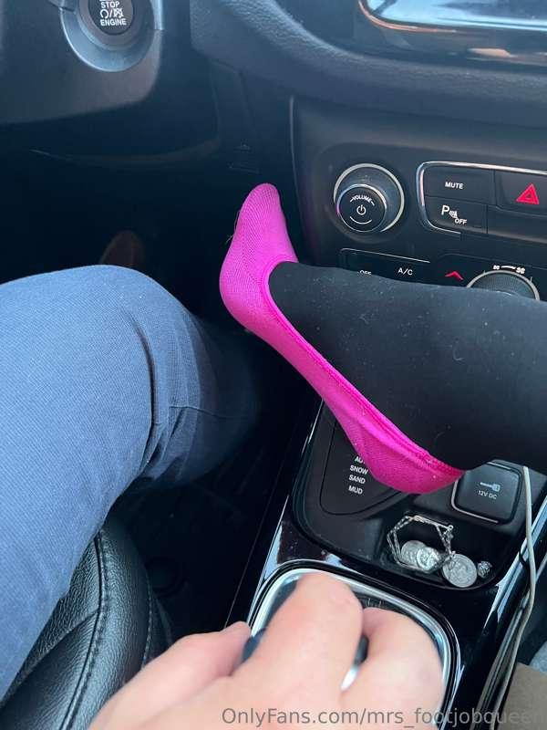 mrs_footjobqueen image #11