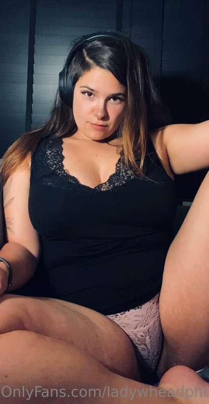 Quick shot from my couch, because I was eating strawberries ..