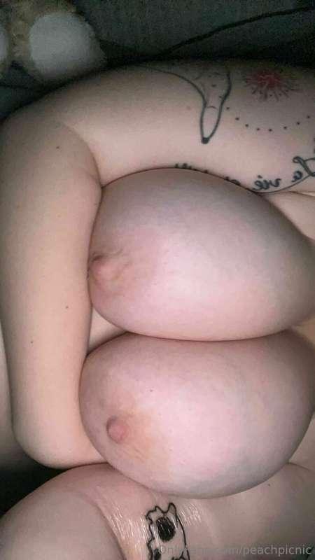hello hi good morning gentlemen!! I got a new tattoo and got..