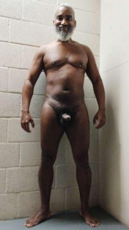 Suck-It Saturday!#beard #musculardaddy #gay #feet #gaycruisi..