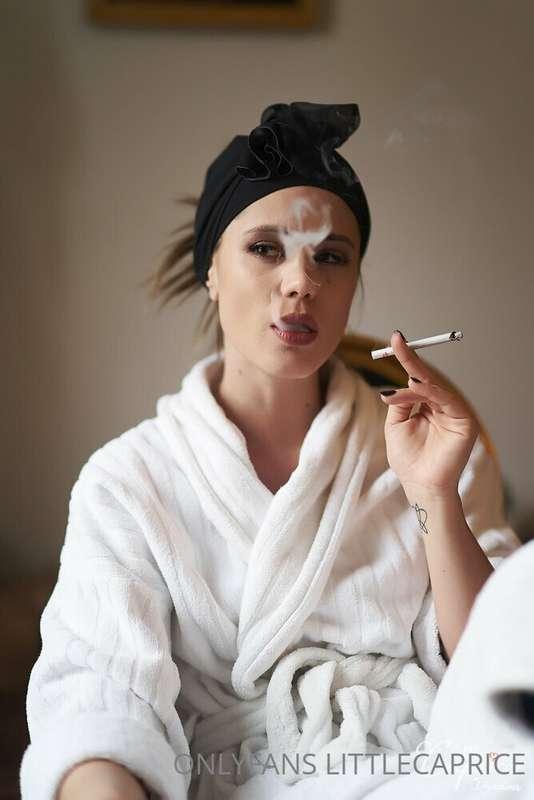 Happy 420 everyone🍁 Found this picture perfect to celebrate
