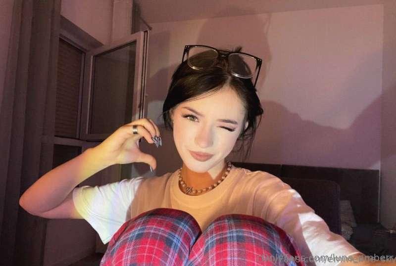 BEAUTY @emmeline_sky TOTALLY FREE NOW.. ***you won't find a ..