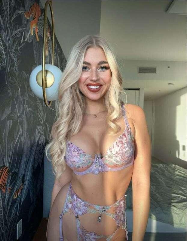 what are your favorite things about me/my body? 😚