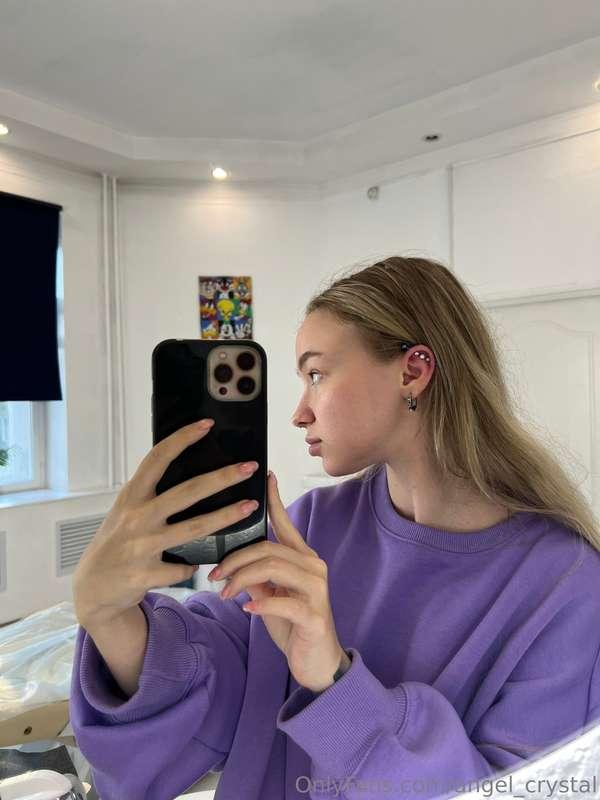 Who didn't know but I have a lot of piercings in my ear 😋😁 I..