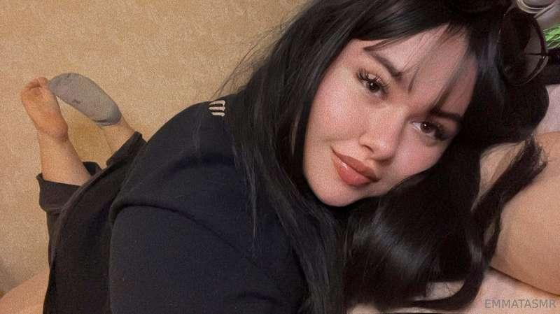 Looking for a good boy who will c*m on my feet before we go ..