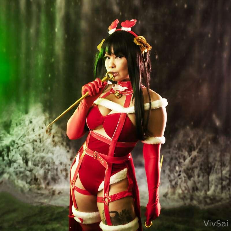 Happy Holidays everyone, wishing you a wonderful Holidays! B..