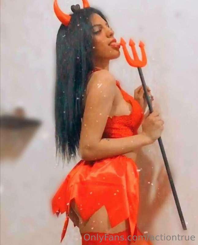 She's my friend @iamdemoniac has a hell of fantasies to see,..