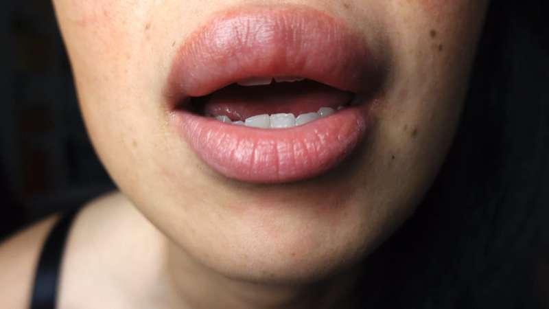 Wanna use you as my lipgloss
