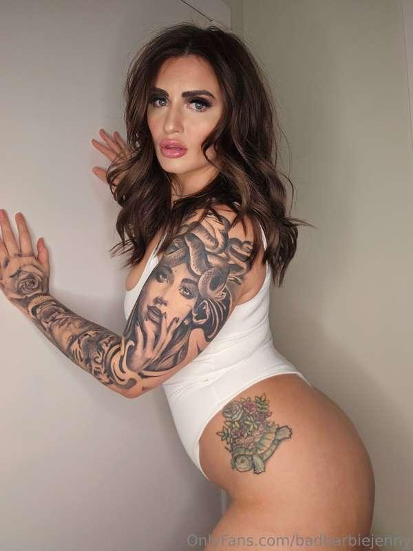 Want to see the naked version of these photos? Check your pr..