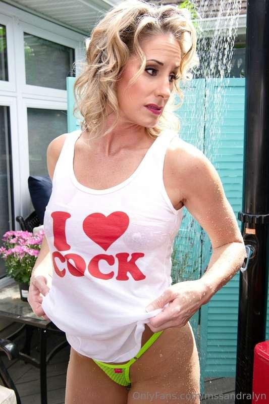 Do you think this shirt makes my ass look big??? 🤣🤣💦💦