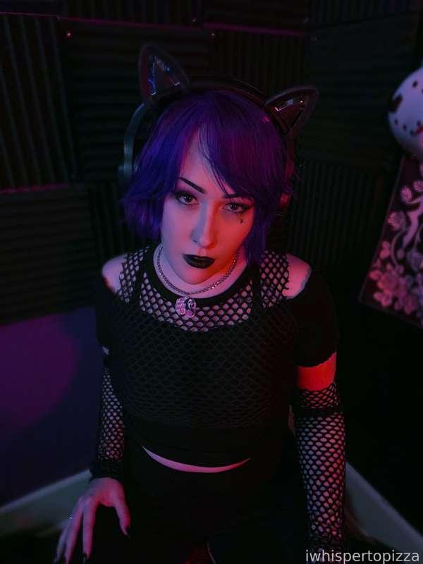 Your flirty goth girlfriend 🥺 👉🏻👈🏻